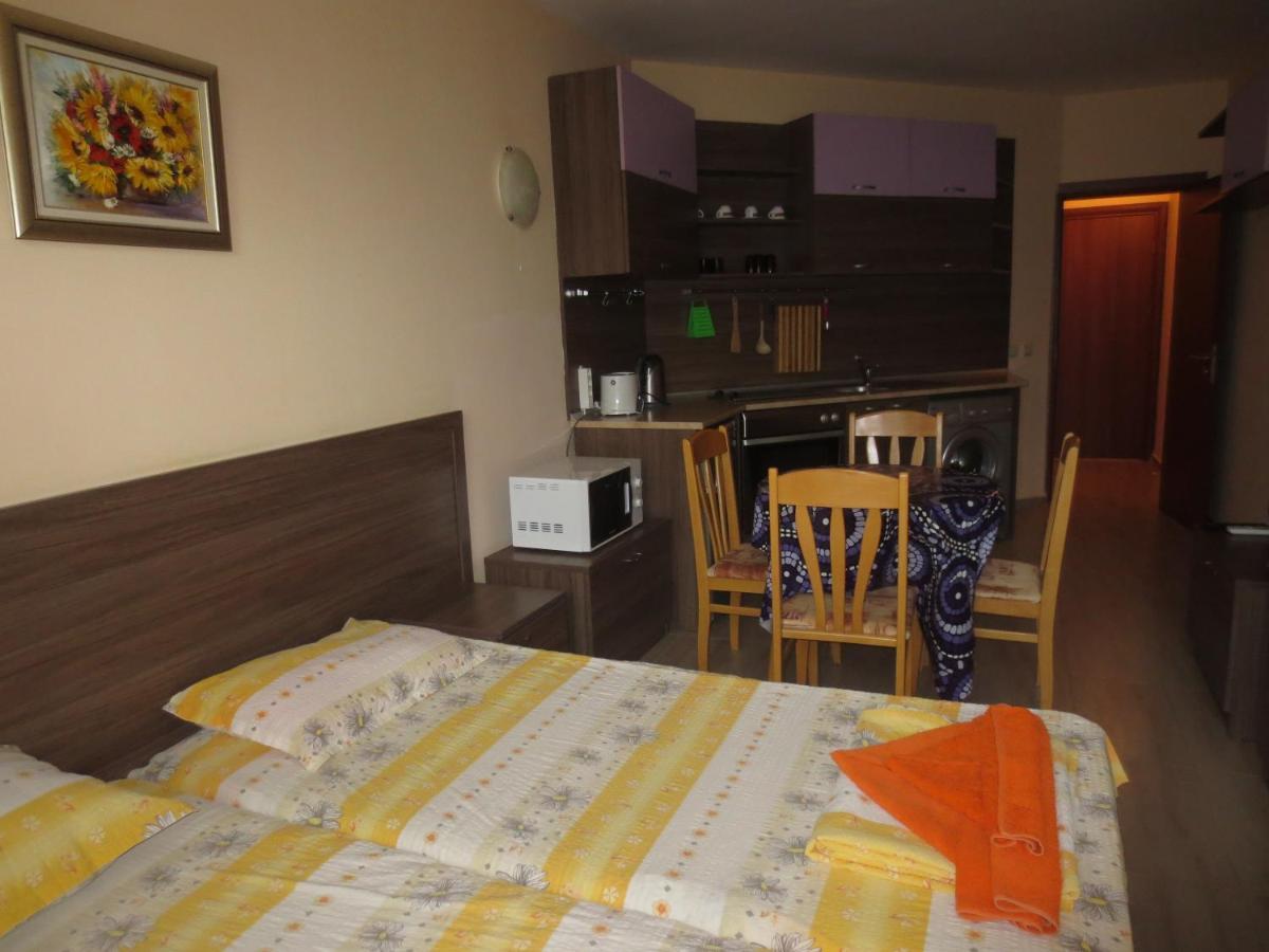 Fantasy Apartments Saint Constantine And Helena Resort Saints Constantine and Helena Exteriör bild