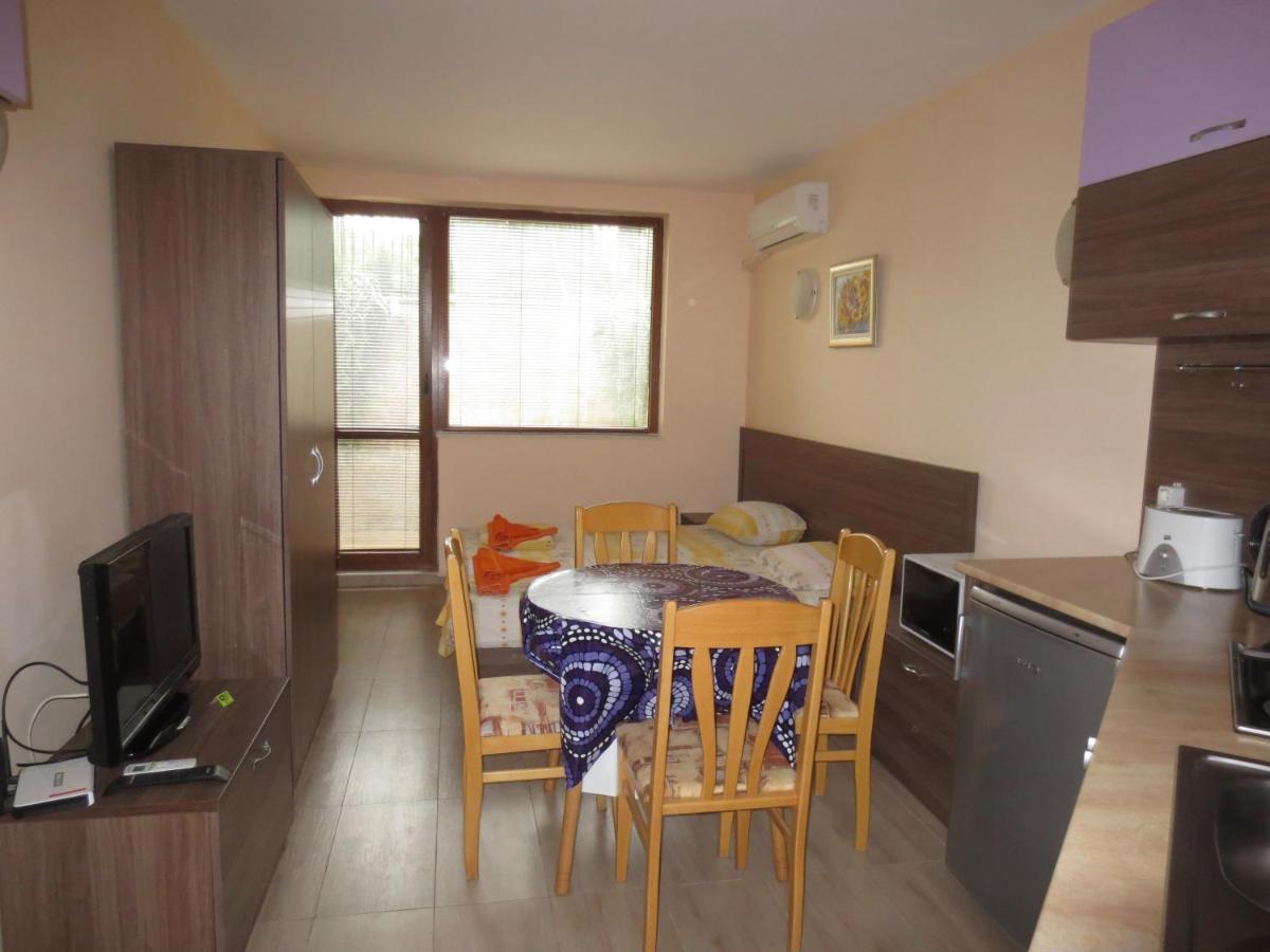 Fantasy Apartments Saint Constantine And Helena Resort Saints Constantine and Helena Exteriör bild