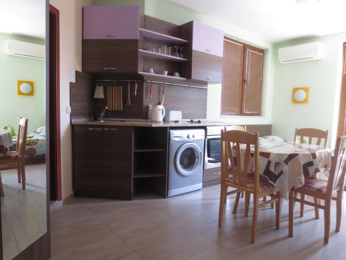 Fantasy Apartments Saint Constantine And Helena Resort Saints Constantine and Helena Exteriör bild
