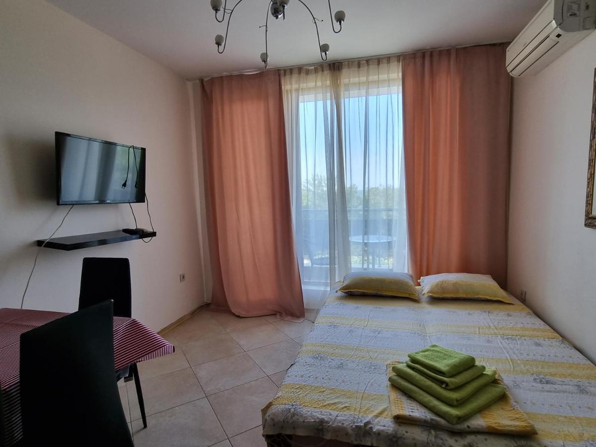 Fantasy Apartments Saint Constantine And Helena Resort Saints Constantine and Helena Exteriör bild